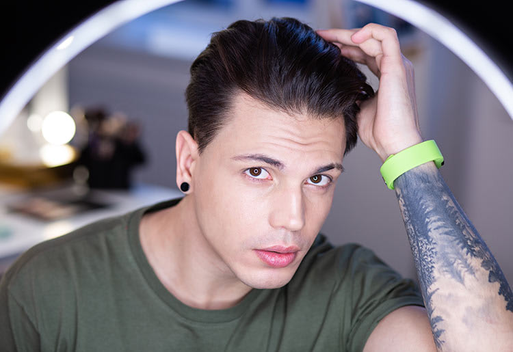 10 Signs You're Dating a Narcissist